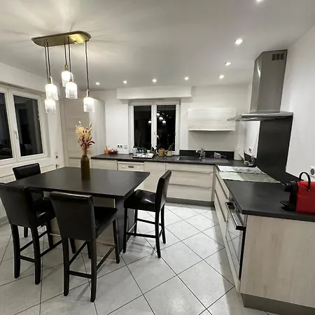 - Center - La Roseraie *